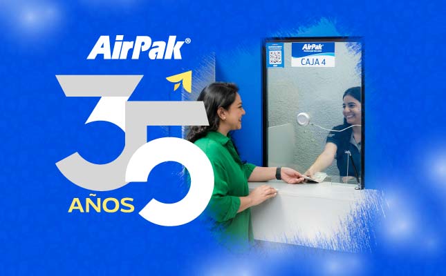 Persona retirando su remesa en una agencia AirPak - Honduras